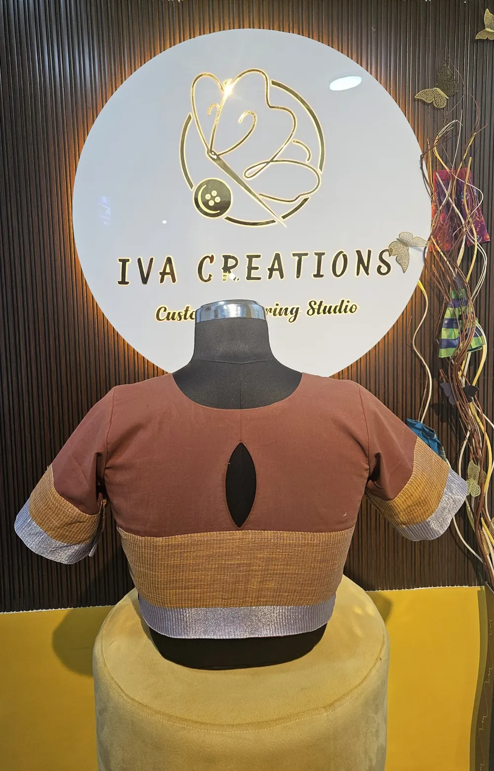 Cotton blouse with a keyhole back and zari panel